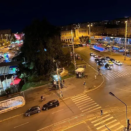 Modern & Cozy 2 Apartment